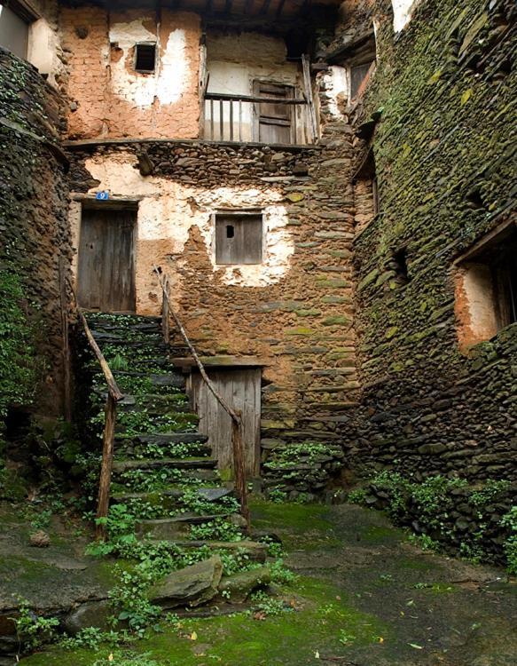 Apartamentos Luna Menguante Robledillo De Gata Bagian luar foto